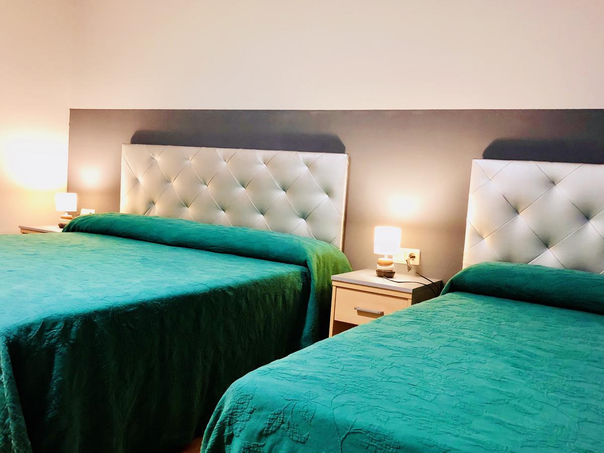 Hotel Vinas 17 Teruel Eksteriør bilde